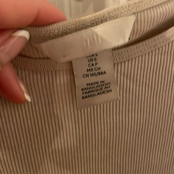 Beige Ribbed T-Shirt Small - Picture 3 of 6